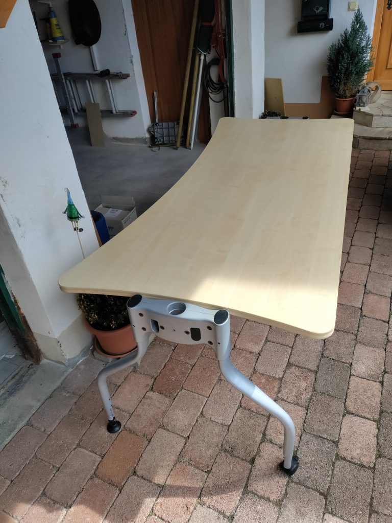 Schreibtisch zu verkaufen